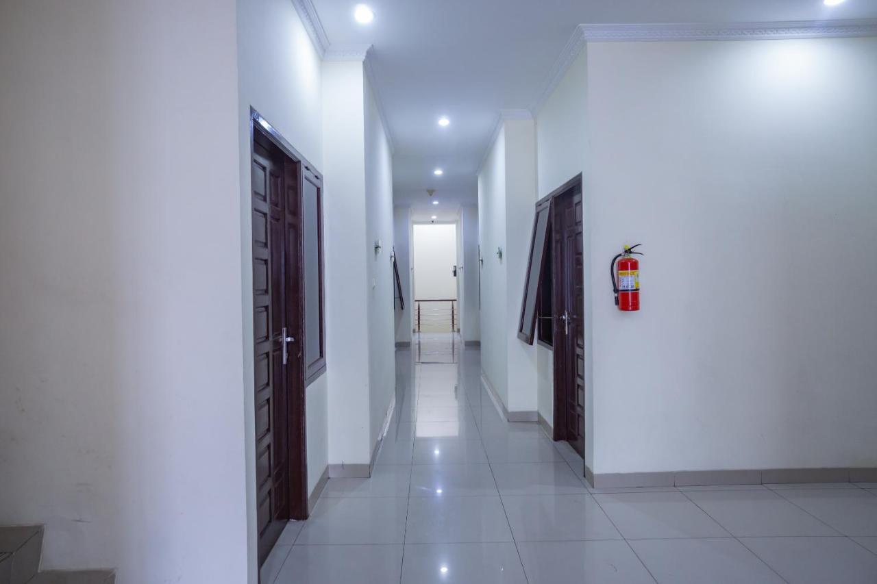 Oyo 2357 Syariah Grand Raudhah Hotel Jacarta Exterior foto