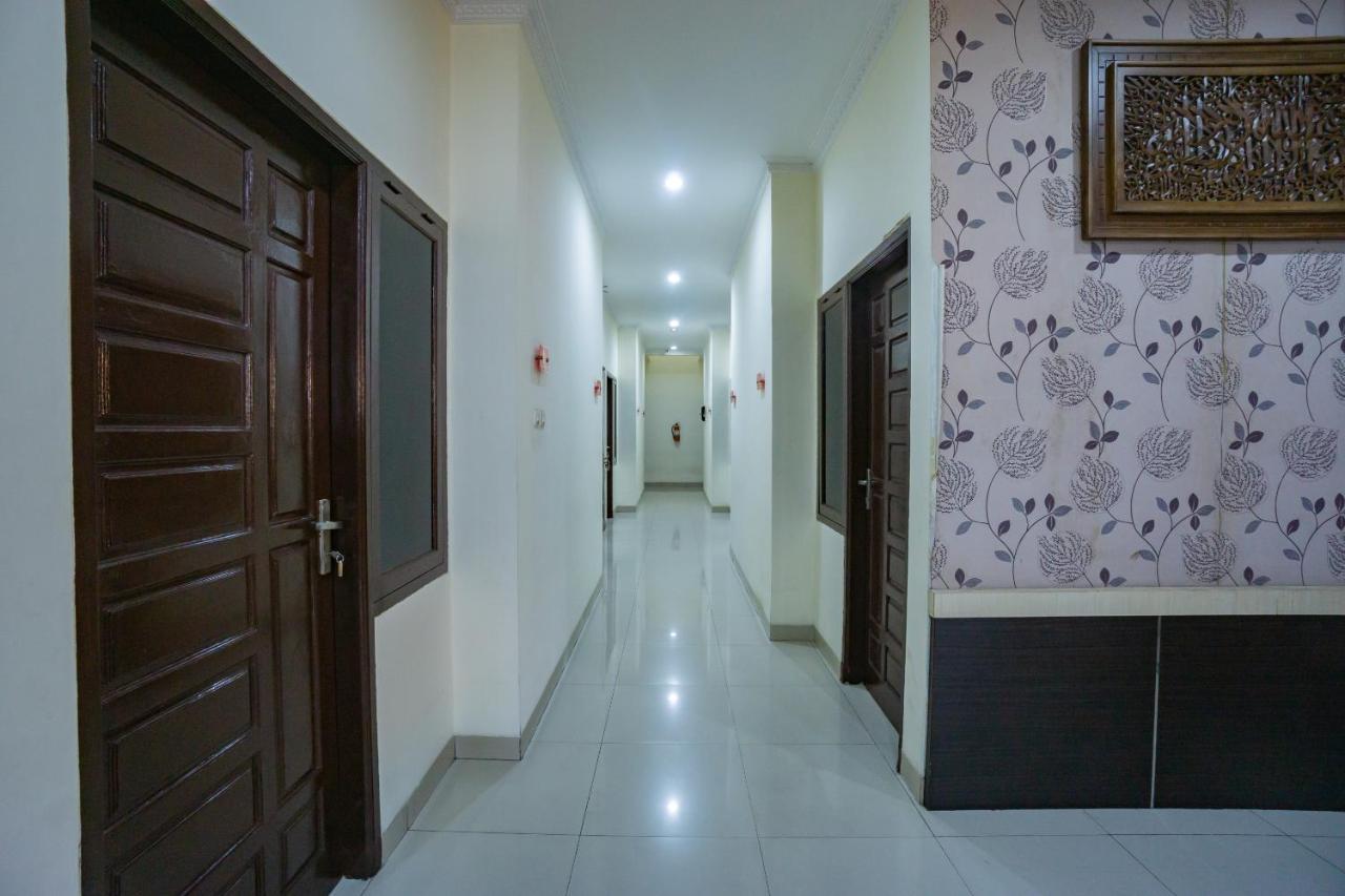 Oyo 2357 Syariah Grand Raudhah Hotel Jacarta Exterior foto