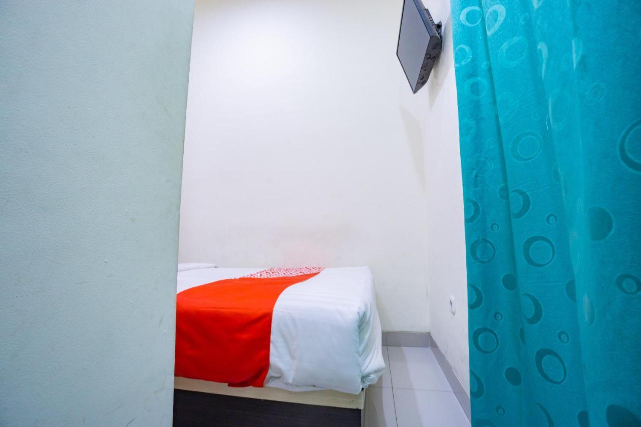 Oyo 2357 Syariah Grand Raudhah Hotel Jacarta Exterior foto