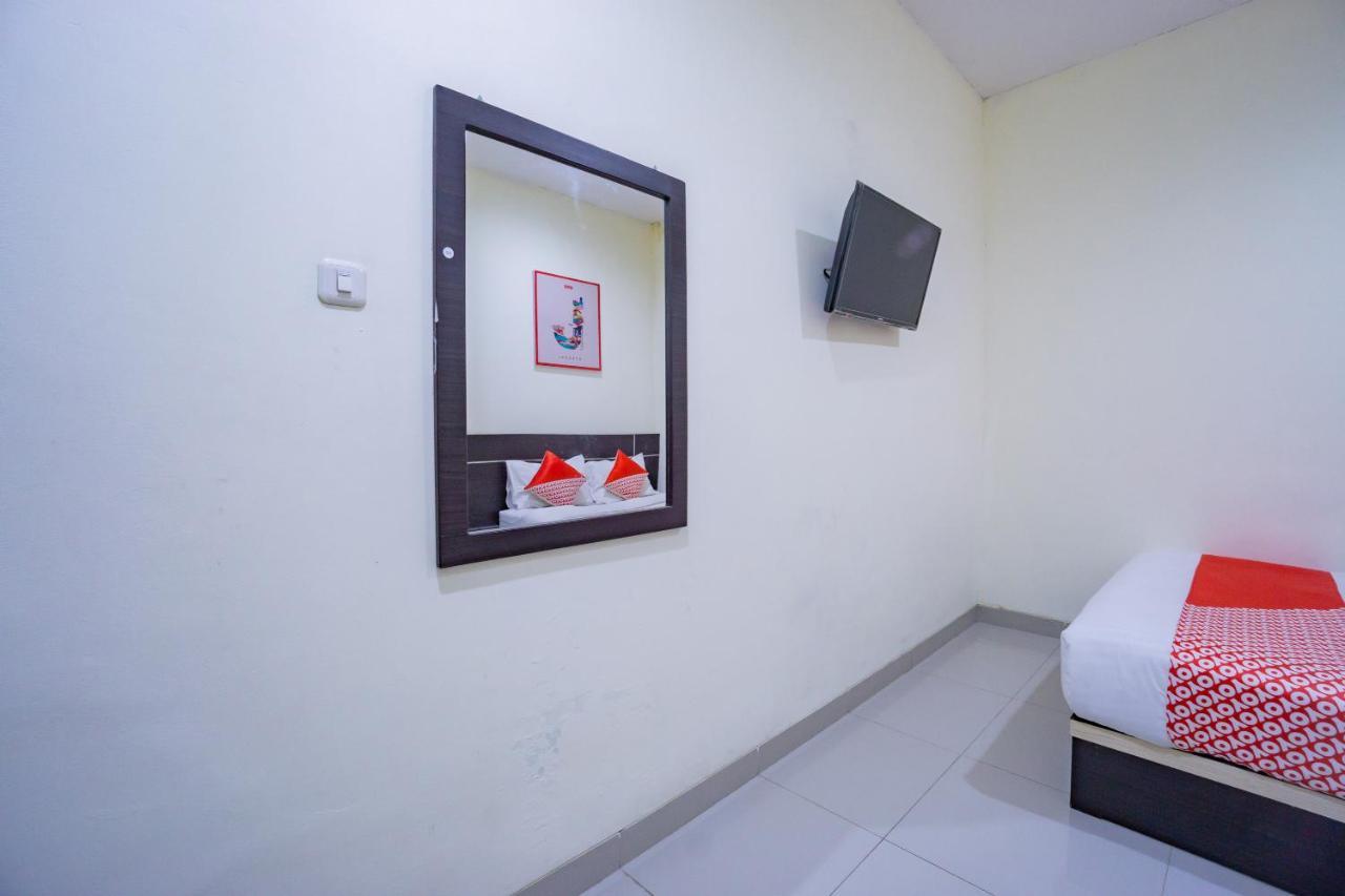 Oyo 2357 Syariah Grand Raudhah Hotel Jacarta Exterior foto
