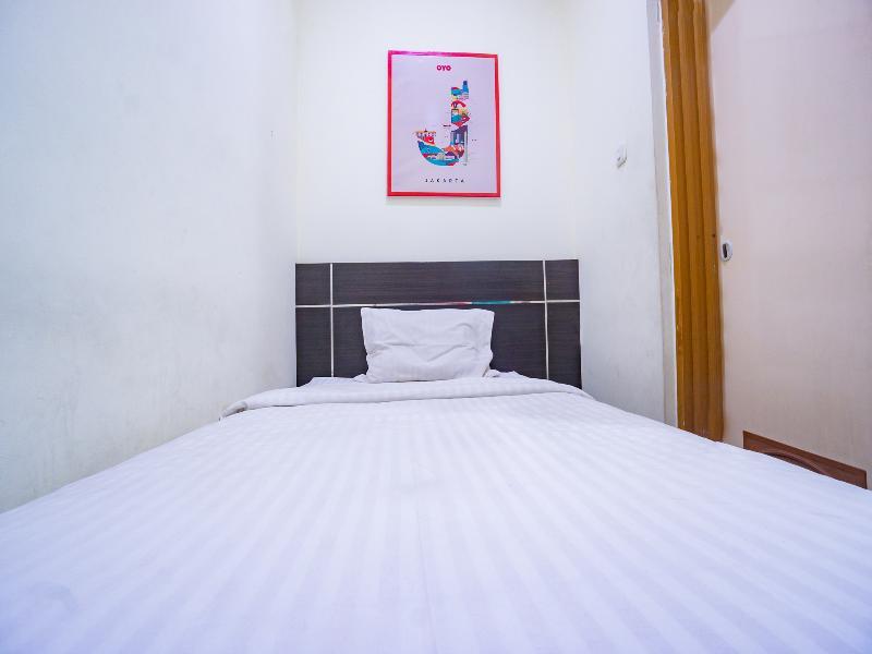 Oyo 2357 Syariah Grand Raudhah Hotel Jacarta Exterior foto